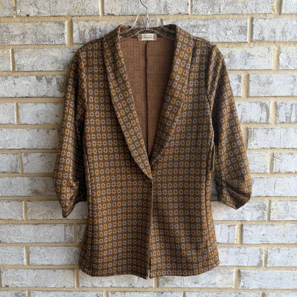 Altar'd State 3/4 Sleeve One Button Geo Floral Stretch Brown Blazer  Size M.